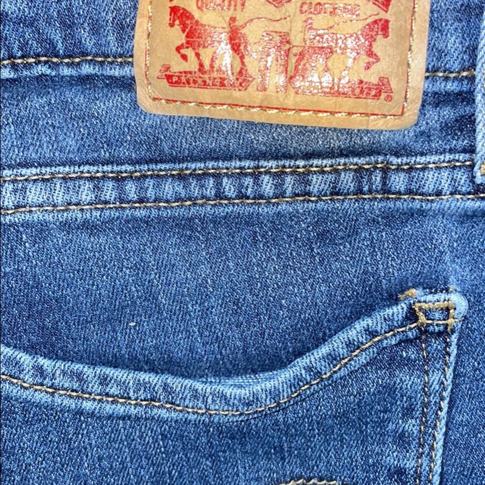 6 pairs of 711 skinny jeans.
